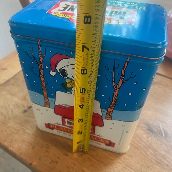 Vintage Snoopy Milk Bone Flavor Snacks Christmas Tin 1996 - Picture 5 of 8